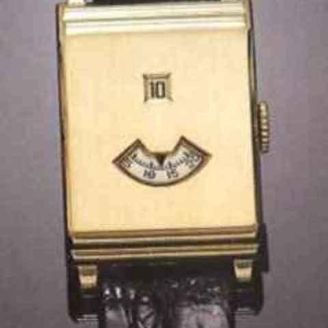 Movado, No.
41701, 1920's.
Very fine and rare, rectangular, digi