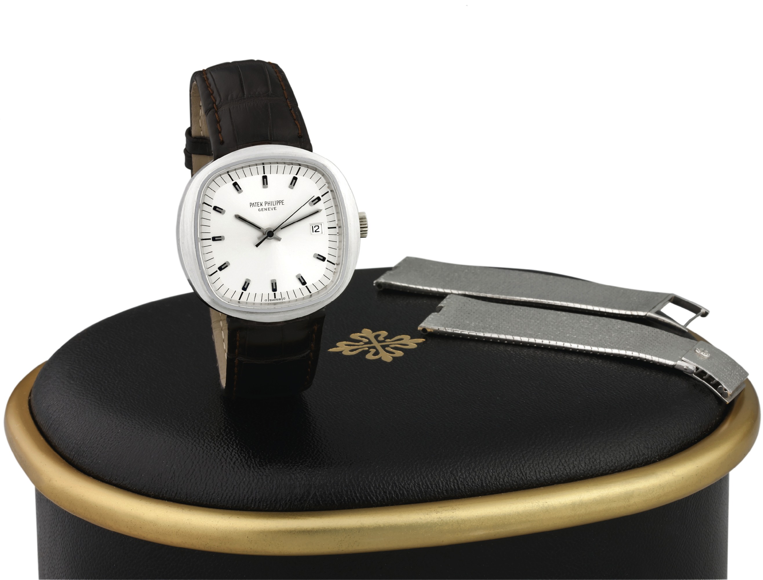 PATEK PHILIPPE, REF. 3597/1, BETA 21, WITH DETACHABLE BRACELET, WHITE GOLD  Patek Philippe, Genève, movement No. 08523, case No. 2720525, Ref. 3597/1.  Made circa 1971. Rare and unusual center second,water-resistant, large,  cushion