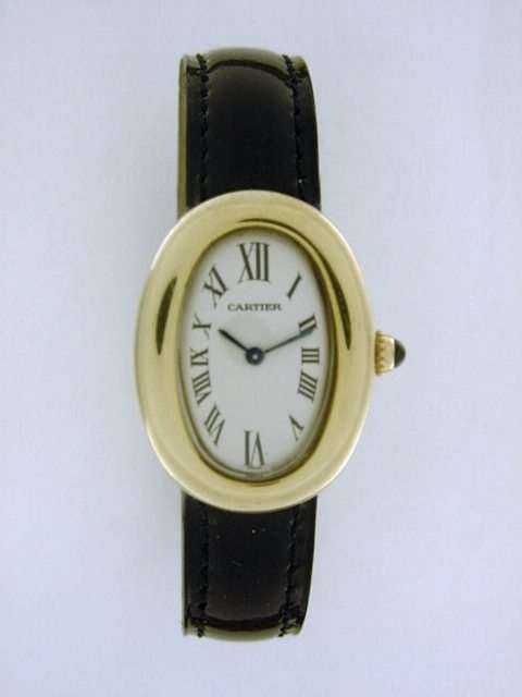 Cartier Baignoire 1980 s Fine Oval Curved 18K Yellow Gold Lady s Quartz Wristwatch With 